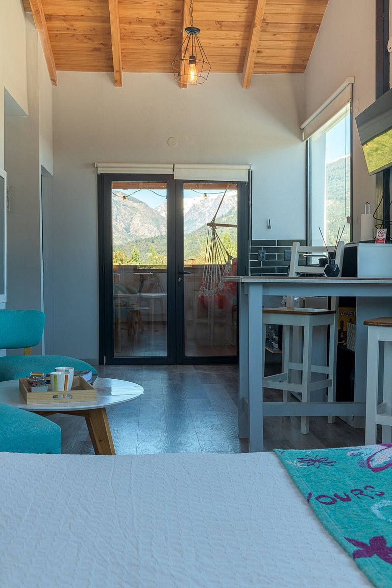 La Casa del Arbol. Stunning Mtn Views. Studio.