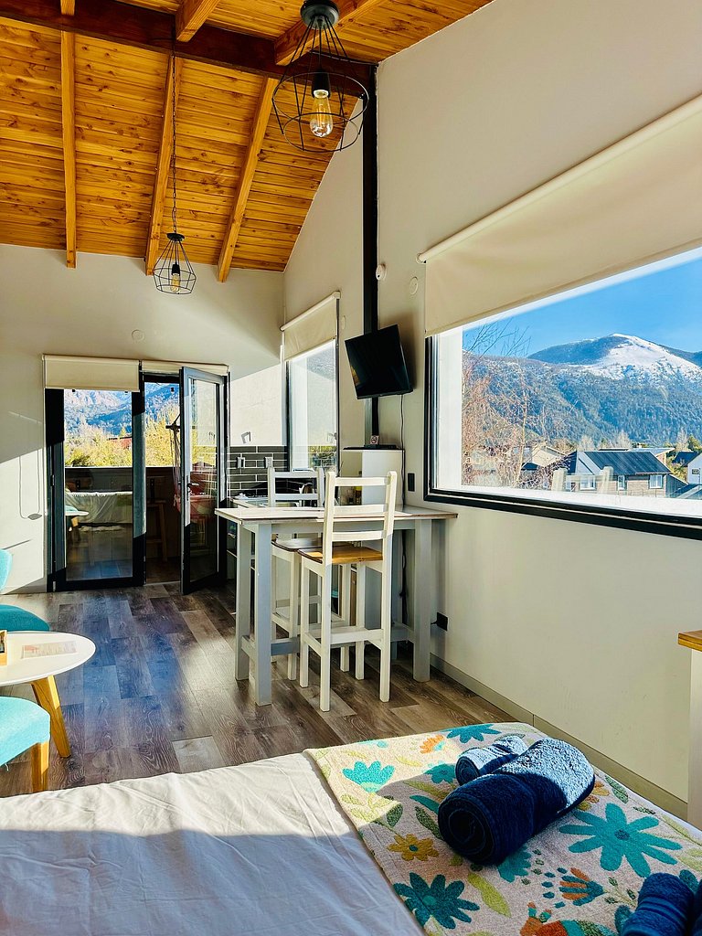 La Casa del Arbol. Stunning Mtn Views. Studio.